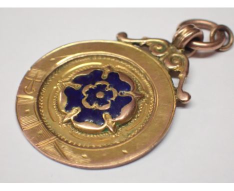 9ct gold and enamel circular watch fob 3.5g