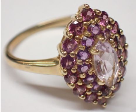 9ct gold amethyst set ring with large centre stone size P / Q 2.9g  CONDITION REPORT: Ring is good condition, no damage and a