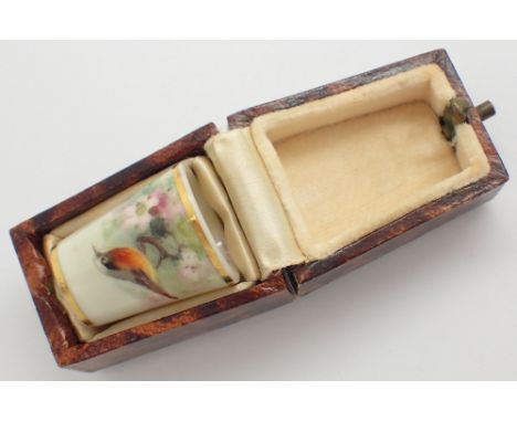 Royal Worcester nuthatch thimble signed Powell in fitted case CONDITION REPORT: No cracks chips or visible restoration. Gilt 