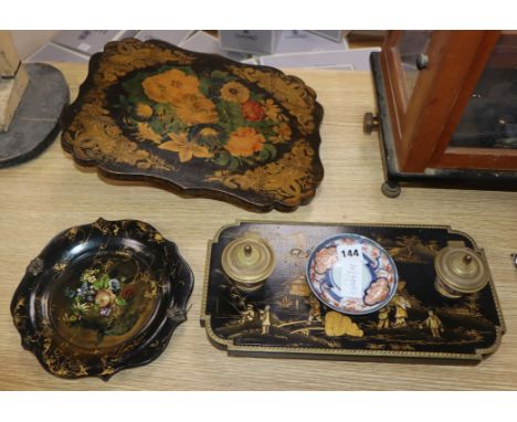 A Chinoiserie lacquer ink stand, penwork banner and a papier mache plate