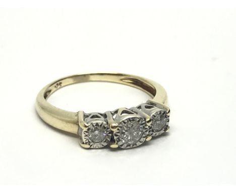 A 9ct gold three stone diamond ring, approx 1/4ct, approx 2.3g and approx size M-N.