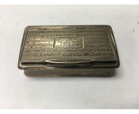 A Georgian silver snuff box .