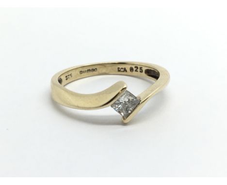A 9ct gold princess cut solitaire diamond ring, approx 1/4ct, approx 1.9g and approx size M.