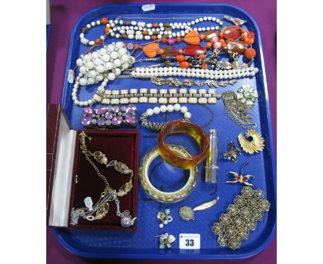 A Selection of Costume Jewellery, including an imitation pearl bead necklace, similar bracelet, a Celtic style cross on chain