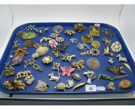 A Mixed Variety of Vintage and Later Brooches, including claw set floral, diamante birds, and similar Celtic style, etc:- One