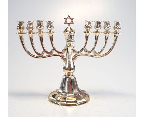 Chanukkah Menorah im BarockstilSilber deutsche Silberbeschau  925, Hersteller G+K, achtarmiger Leuchter mit einem neunten Die