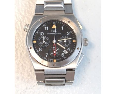 International Watch Co Schaffhausen: Ingenieur Chronograph Alarm Stahl Quarz IW 3805Orig. Stahlarmband mit Faltschliesse, Dur