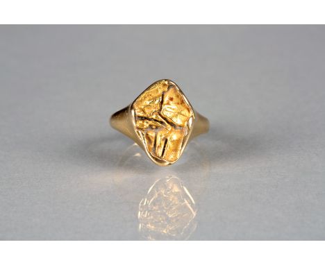 18ct yellow gold asymmetric ring, weight 7grams 