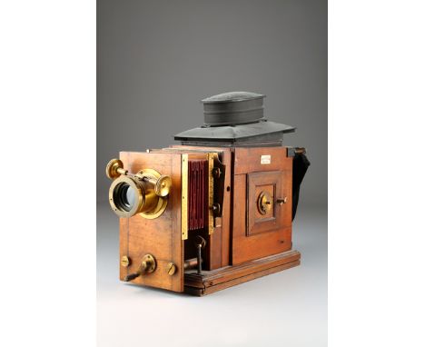 Mahogany cased magic lantern by Lizars 