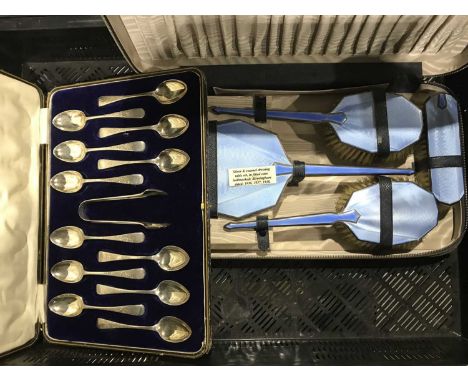 An Art Deco George VI silver and enamel dressing table set, 1936-1938 Birmingham, including hand mirror, two hairbrushes and 