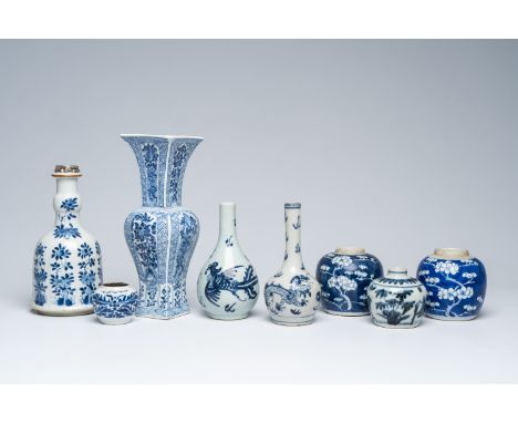 Full title: Eight various Chinese blue and white vases and jars, Kangxi and laterDescription:H 26,5 - 5,3 cm (the tallest and