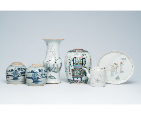 Full title: A varied collection of Chinese blue, white, famille rose and qianjiang cai porcelain, 19th/20th C.Description:H 3