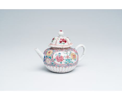 Full title: A Chinese famille rose teapot and cover with floral design, Yongzheng/QianlongDescription:H 11,2 - L 15,5 cm