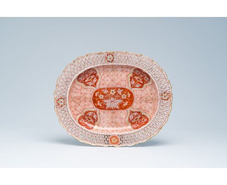 Full title: A Chinese Dutch decorated iron-red and gilt reticulated dish, QianlongDescription:35 x 28,5 cm   Provenance: - A 