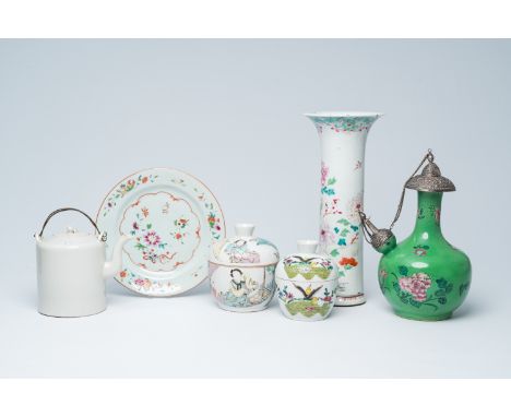 Full title: A varied collection of Chinese famille rose and blanc de Chine porcelain, 18th C. and laterDescription:H 33,6 cm 