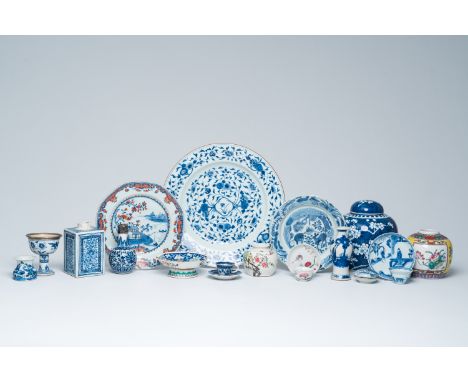 Full title: A varied collection of Chinese blue, white and famille rose porcelain, Ming and laterDescription:Dia.: 33 cm (the