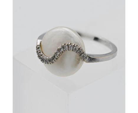 An 18k white gold and YVIL Mabe diamond and pearl ring, of abstract design, size L