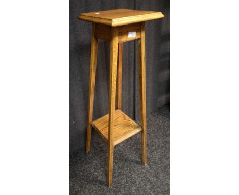 Oak plant stand with supporting lower shelf raised on square tapered legs [92x30x30]