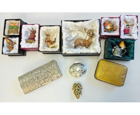 Mixed lot of boxed Treasure Trinkets to include Robins, deer , christmas tree, bell, tin box and plated trinket boxes.