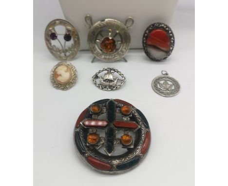 Collection of Silver Brooches and Pendants To Include Scottish Brooches, combined weight 80g