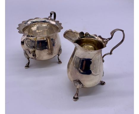 Silver cream jug and sugar bowl Henry Williamson Ltd, Birmingham Weight - 207.04g