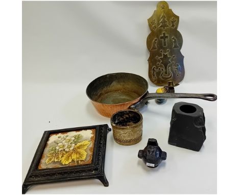 Collectable odds to include pottery, antique copper pan, cast iron tile etc