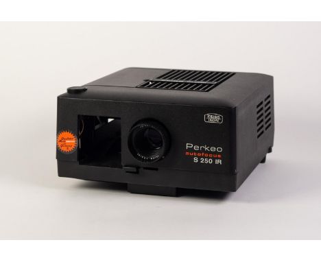ZEIS IKON PERKEO AUOFOCUS S 250 IR 35mm SLIDE PROJECTOR, with instruction manual, lacking magazine 