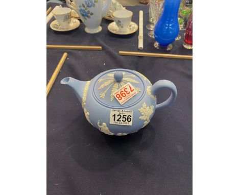 Wedgwood jasperware teapot. P&amp;P Group 3 (£25+VAT for the first lot and £5+VAT for subsequent lots) 