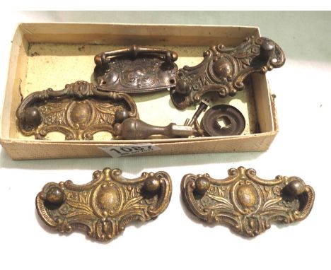 Box of antique furniture handles. P&amp;P Group 1 (£14+VAT for the first lot and £1+VAT for subsequent lots) 