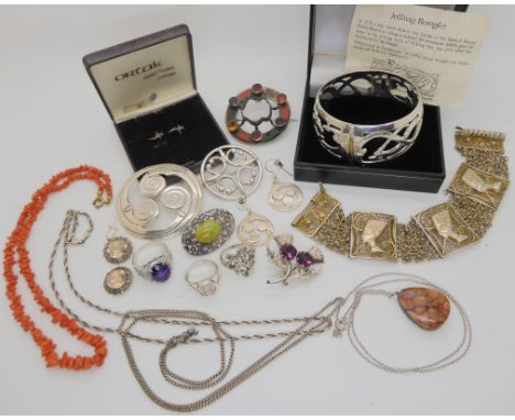 A silver Jelling bangle made by silversmith Kevin Allen, further items by Ola Gorie, two early rings and a brooch, Ortak etc 