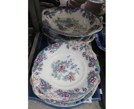 A lot comprising Copeland Late Spode Chinoiserie pattern no 8036 dinnerwares including plates, comports etc Condition Report: