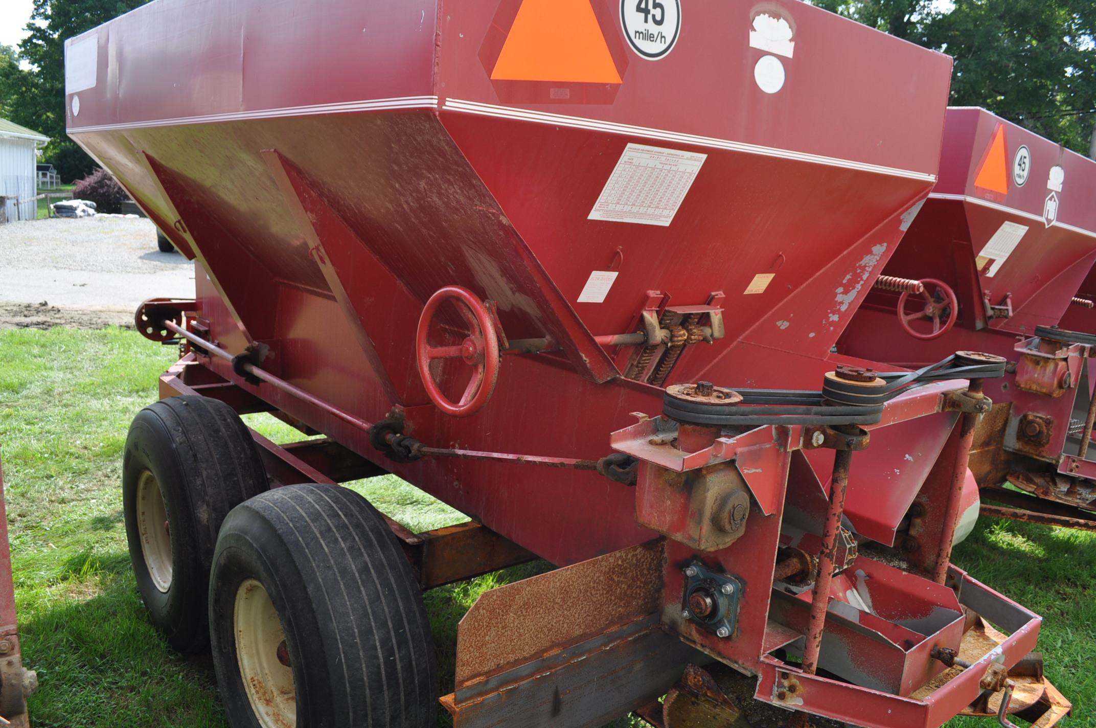 Chandler 6ton, dry, SS spreader, unit 18715, 72” track, tandem axle