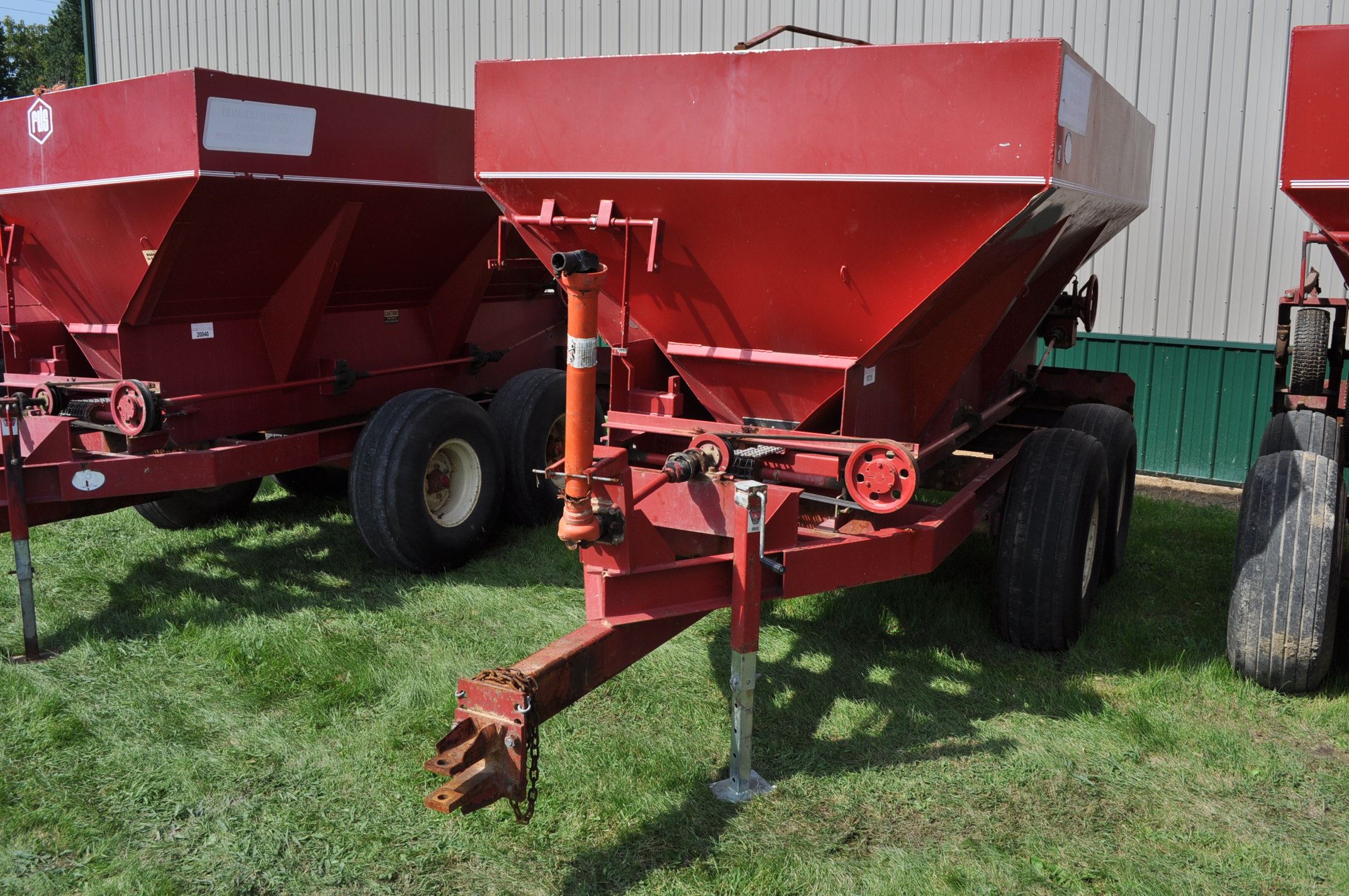Chandler 6ton, dry, SS spreader, unit 18715, 72” track, tandem axle