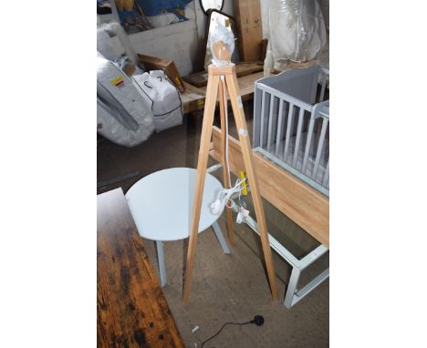 TRIPOD FLOOR LAMP