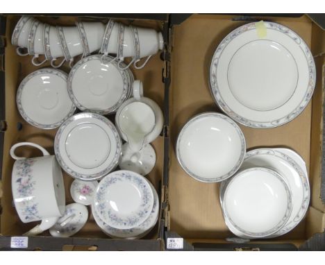 Royal Doulton 'Arlington' Bone China Part Dinner/Tea Set To Include Eight Dinner Plate, One Sandwich Plate, Twelve Soup Bowls