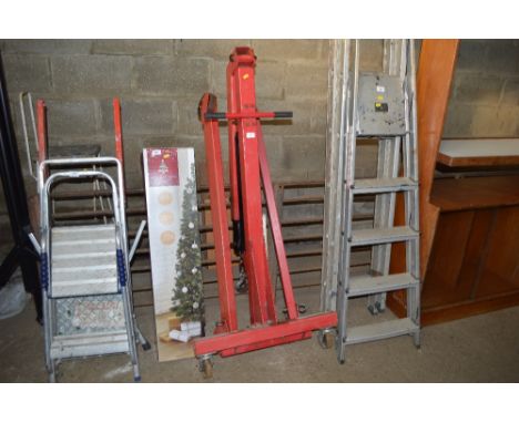 A 1 ton engine hoist 
