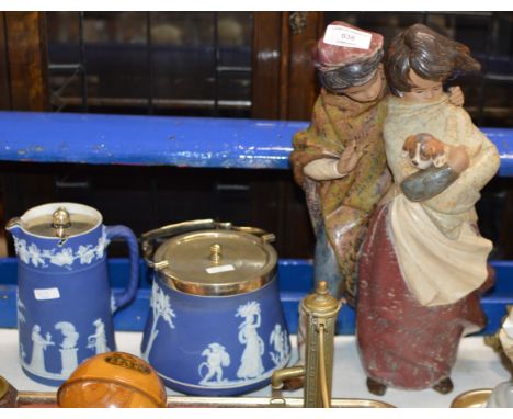 LARGE LLADRO DOUBLE FIGURINE ORNAMENT &amp; 2 PIECES OF WEDGWOOD POTTERY     