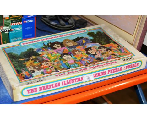 VINTAGE BEATLES JIGSAW POSTER IN BOX     