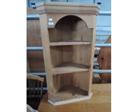 A composite pie corner shelf