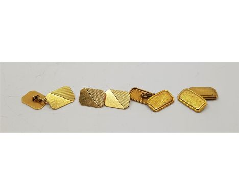 A pair of 18ct. gold rectangular cuff links,&nbsp;partially engine turned to both fronts, chain fitting (9.4g), together with