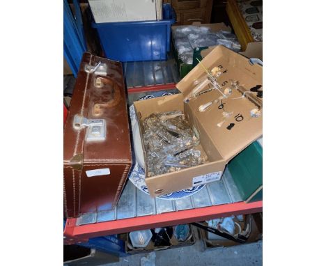 A mixed lot comprising vintage leather case, blue and white dish and a box of chandelier crystal droplets. 