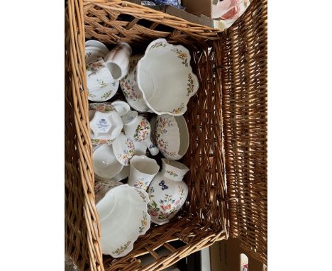 Aynsley Cottage Garden china appx 14 pieces with picnic hamper 