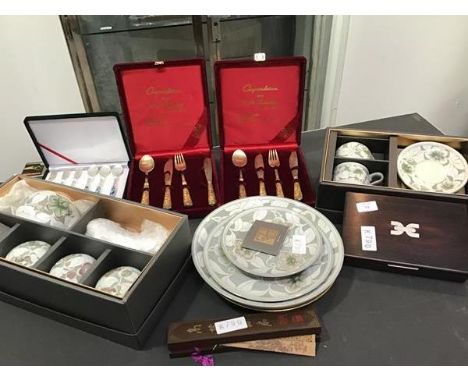 A mixed lot of  Chinese Republic presentation `pottery and cutlery including gilded table ware and polished steel and cloison