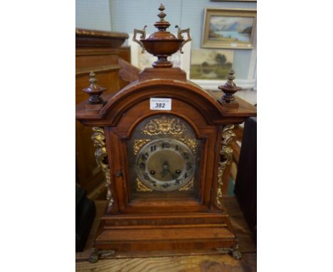 An early 20th Century French mantel clock having gilt metal mounts.