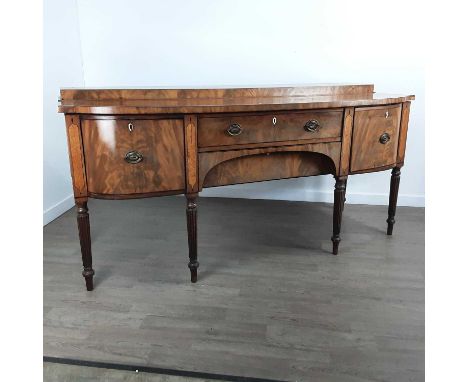 WILLIAM IV MAHOGANY BARREL FRONT SIDEBOARD EARLY 19TH CENTURY with raised back and single frieze drawer flanked by bird's eye