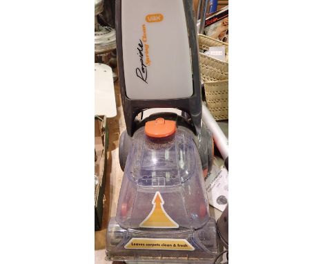 Vax Rapide Spring Clean carpet cleaner. Not available for in-house P&P, contact Paul O'Hea at Mailboxes on 01925 659133Condit