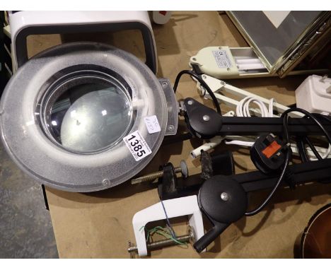 Anglepoise type magnifying daylight lamp. Not available for in-house P&P, contact Paul O'Hea at Mailboxes on 01925 659133Cond