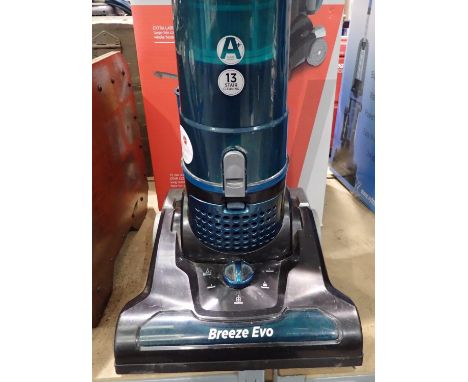 Hoover Breeze Evo vacuum boxed with tools, working at lotting. Not available for in-house P&P, contact Paul O'Hea at Mailboxe