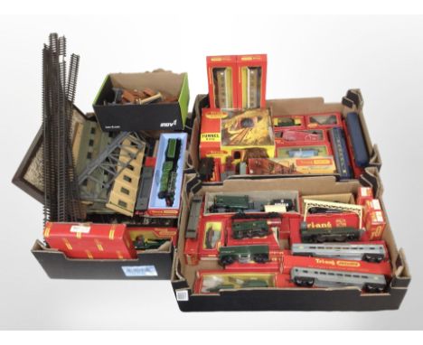 A collection of Hornby Tri-ang OO gauge locomotives, passenger cars and tenders, many boxed, including R.855N LNER Flying Sco