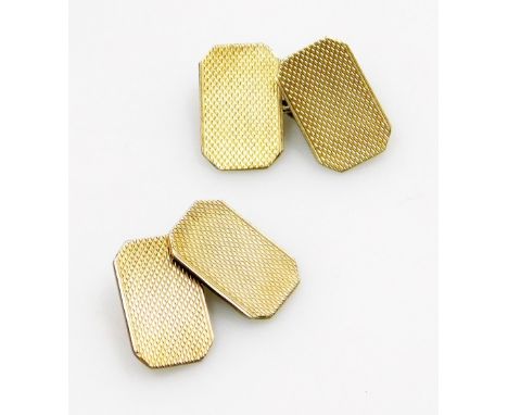 A pair of 9ct gold canted rectangular and chain link cufflinks, with engine turned decoration, 6.9g. 
